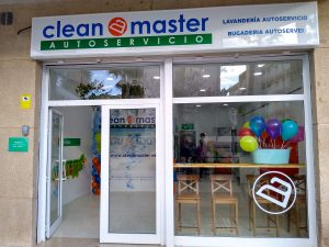 fachada do franchising de lavandaria self service Clean Master